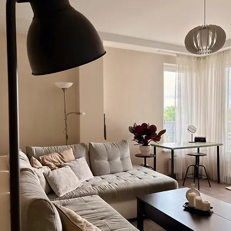 Cozy Center Flat With A Balcony